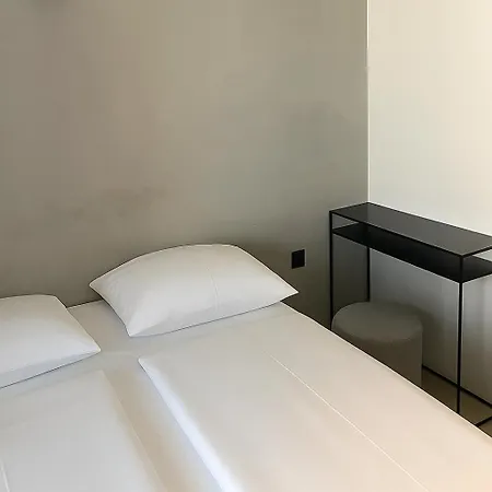 Mons Am Goetheplatz Munich