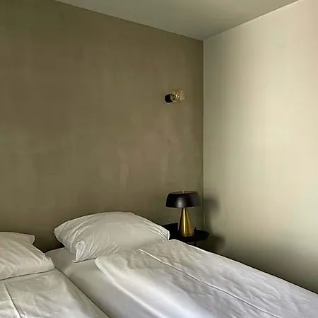 Mons Am Goetheplatz Hotel 2*