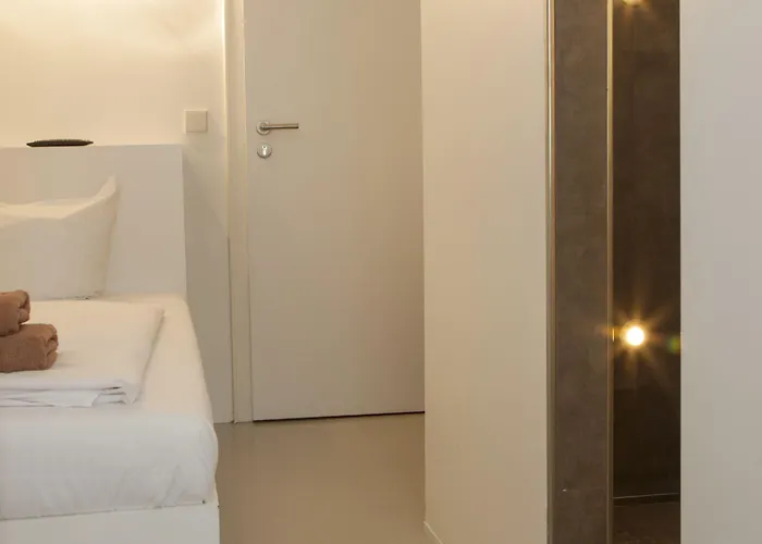 Mons Am Goetheplatz Hotel 2*