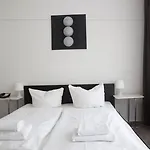 مونس أم جويثبلاتس فندق 2*